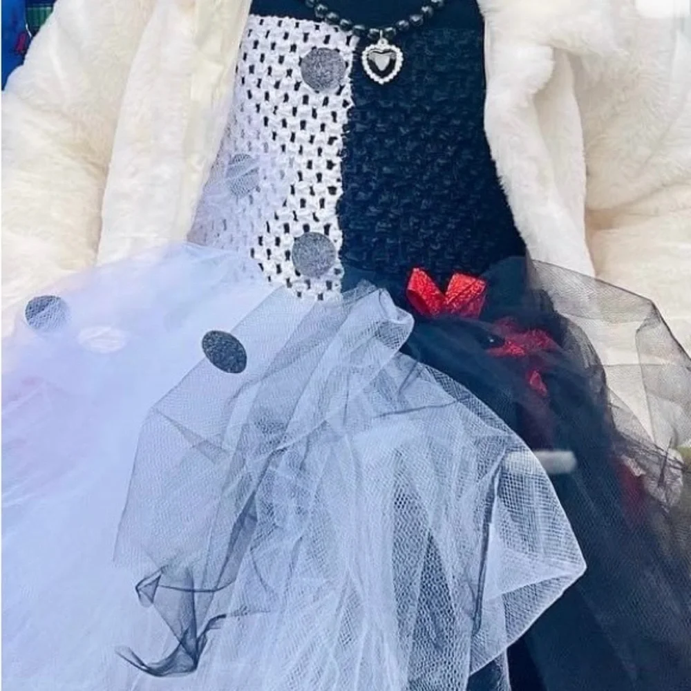 N/A charming black